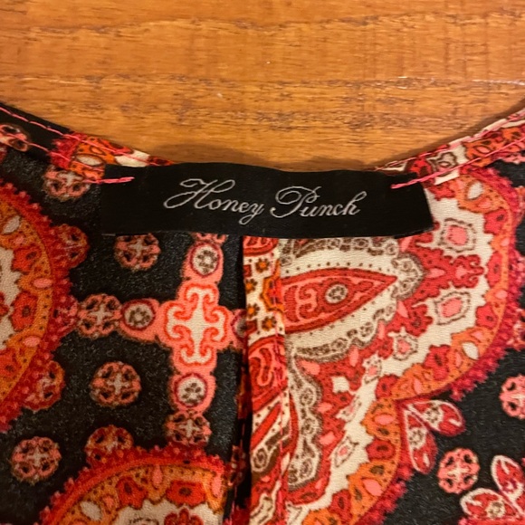 Flowy Paisley Peplum Boho Sleeveless Top - Picture 2 of 3